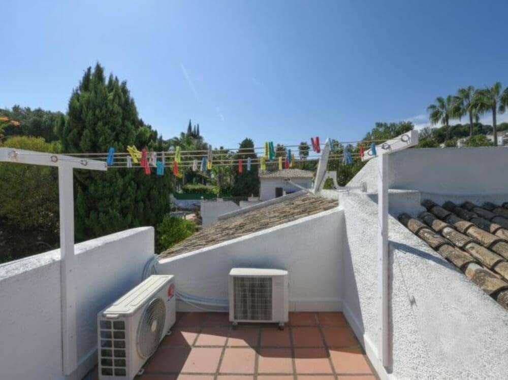 3 bedroom Villa for sale in Mijas Costa with pool garage - € 730,000 (Ref: 9321418)