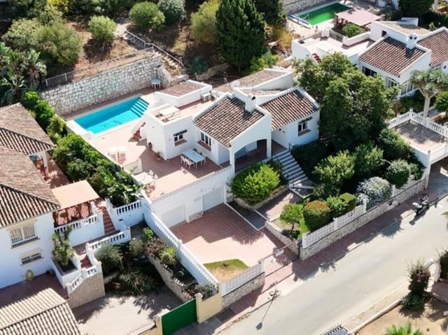 3 soverom Villa til salgs i Mijas Costa, Mijas med svømmebasseng garasje - € 730 000 (Ref: 9321418)