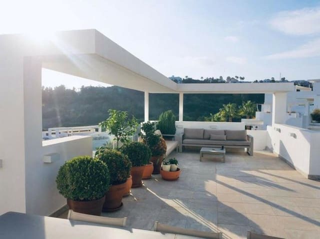 3 camera da letto Attico da affittare in El Paraíso, Benahavís con piscina garage - 4.800 € (Rif: 9321419)