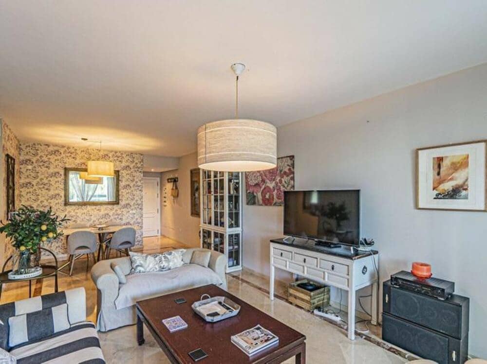 3 Zimmer Apartment zu verkaufen in Estepona mit Pool Garage - 495.000 € (Ref: 9321421)