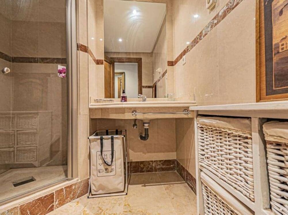 3 Zimmer Apartment zu verkaufen in Estepona mit Pool Garage - 495.000 € (Ref: 9321421)