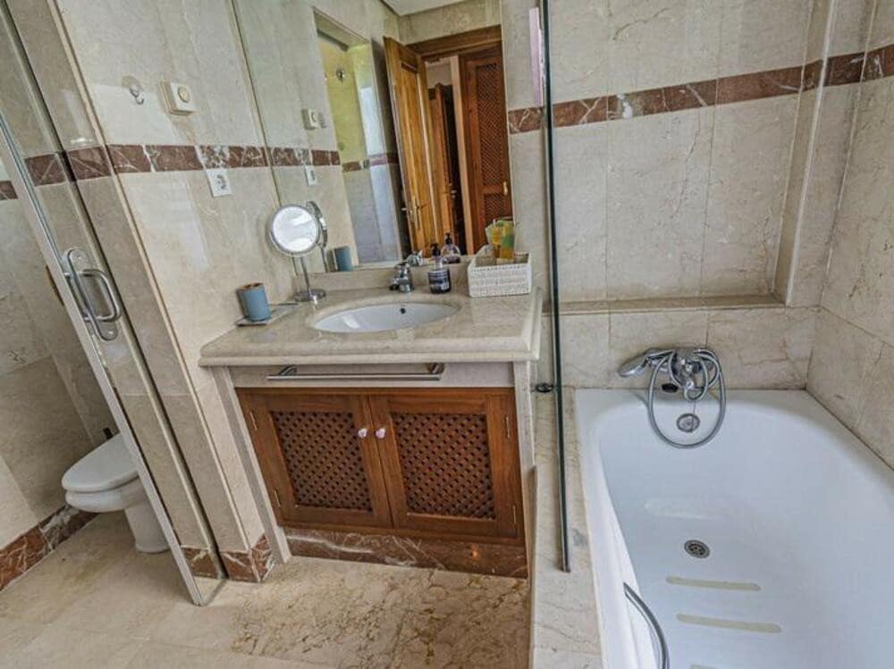 3 Zimmer Apartment zu verkaufen in Estepona mit Pool Garage - 495.000 € (Ref: 9321421)