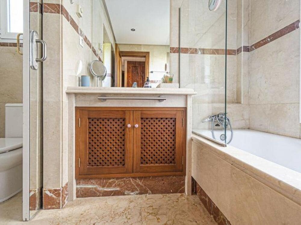 3 Zimmer Apartment zu verkaufen in Estepona mit Pool Garage - 495.000 € (Ref: 9321421)