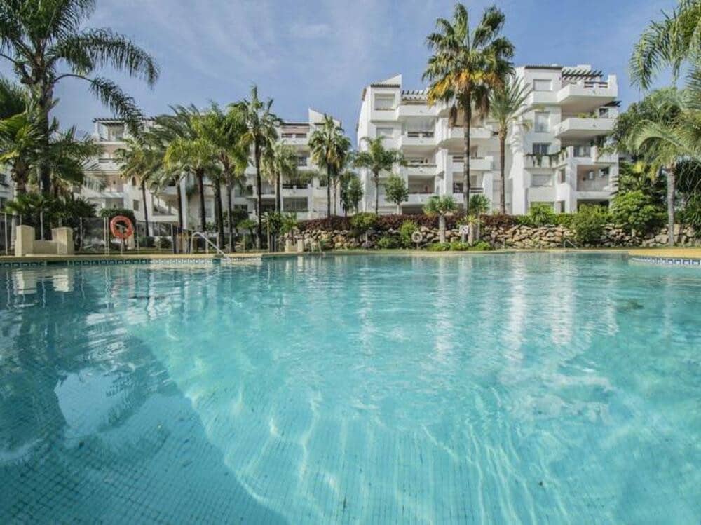 3 Zimmer Apartment zu verkaufen in Estepona mit Pool Garage - 495.000 € (Ref: 9321421)