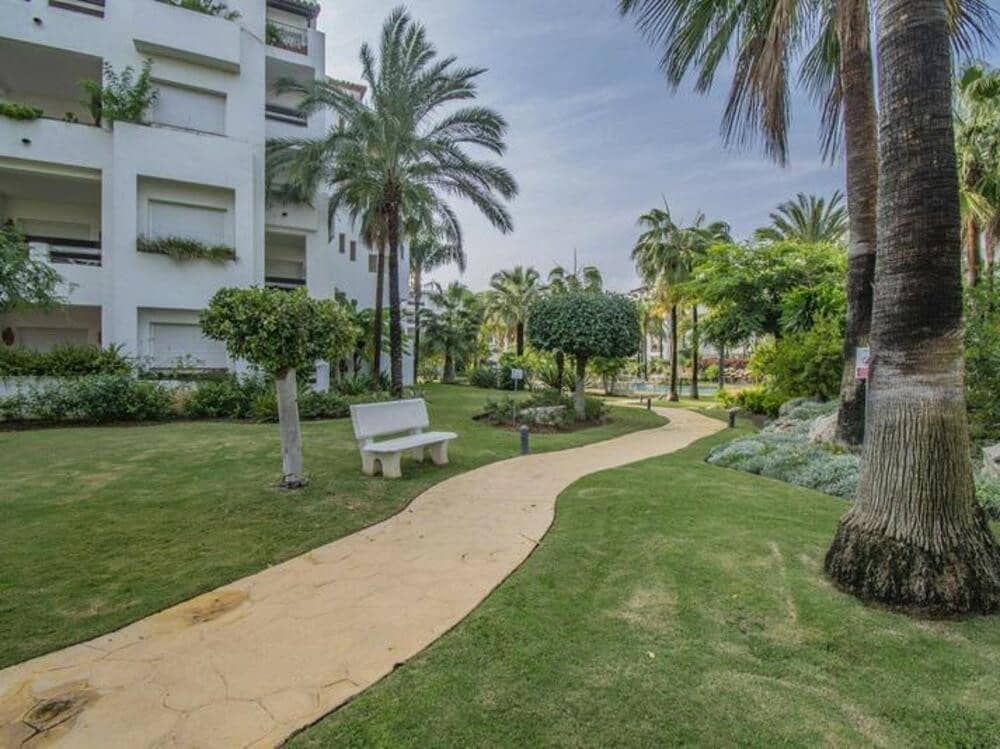 3 Zimmer Apartment zu verkaufen in Estepona mit Pool Garage - 495.000 € (Ref: 9321421)
