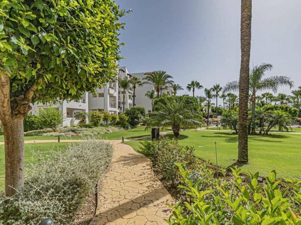 3 Zimmer Apartment zu verkaufen in Estepona mit Pool Garage - 495.000 € (Ref: 9321421)