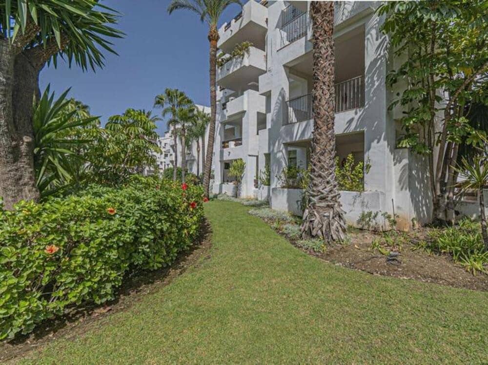 3 Zimmer Apartment zu verkaufen in Estepona mit Pool Garage - 495.000 € (Ref: 9321421)