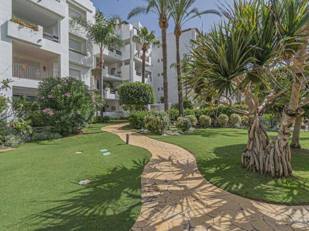 3 Zimmer Apartment zu verkaufen in Estepona mit Pool Garage - 495.000 € (Ref: 9321421)