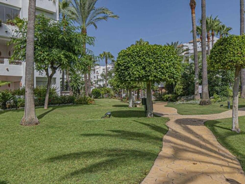 3 Zimmer Apartment zu verkaufen in Estepona mit Pool Garage - 495.000 € (Ref: 9321421)