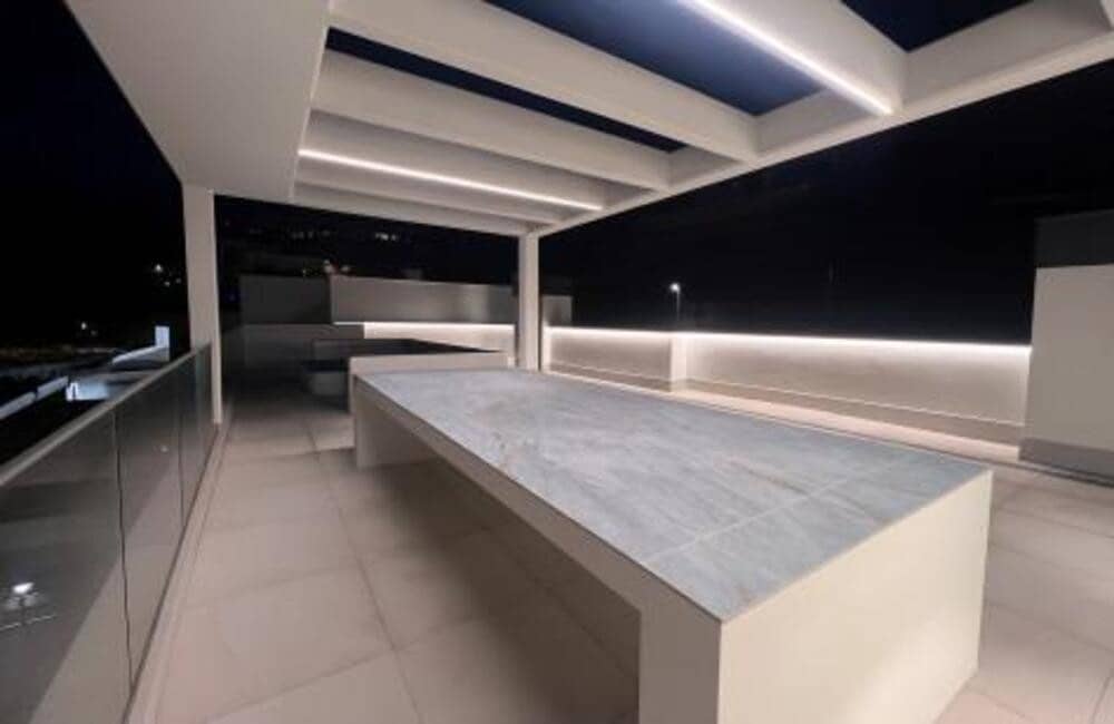 3 bedroom Penthouse for sale in La Quinta with pool garage - € 1,395,000 (Ref: 9321423)