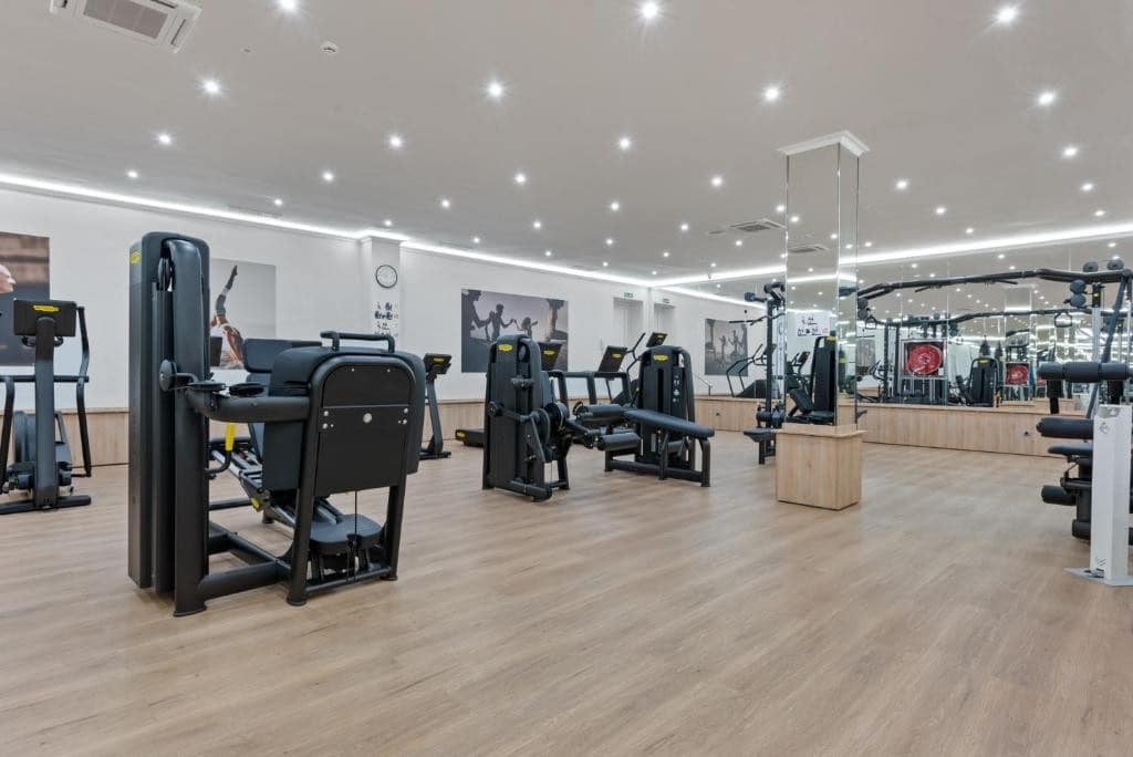 3 sovrum Lägenhet att hyra i Marbella med pool garage - 7 500 € (Ref: 9330192)