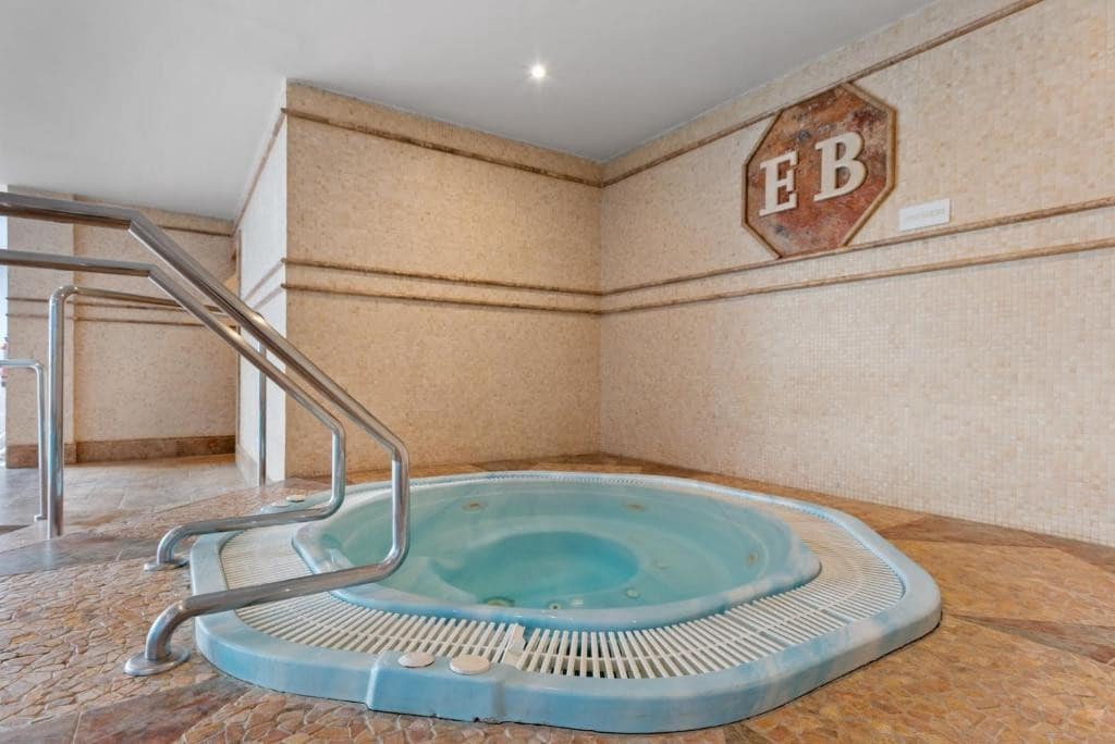 3 sovrum Lägenhet att hyra i Marbella med pool garage - 7 500 € (Ref: 9330192)