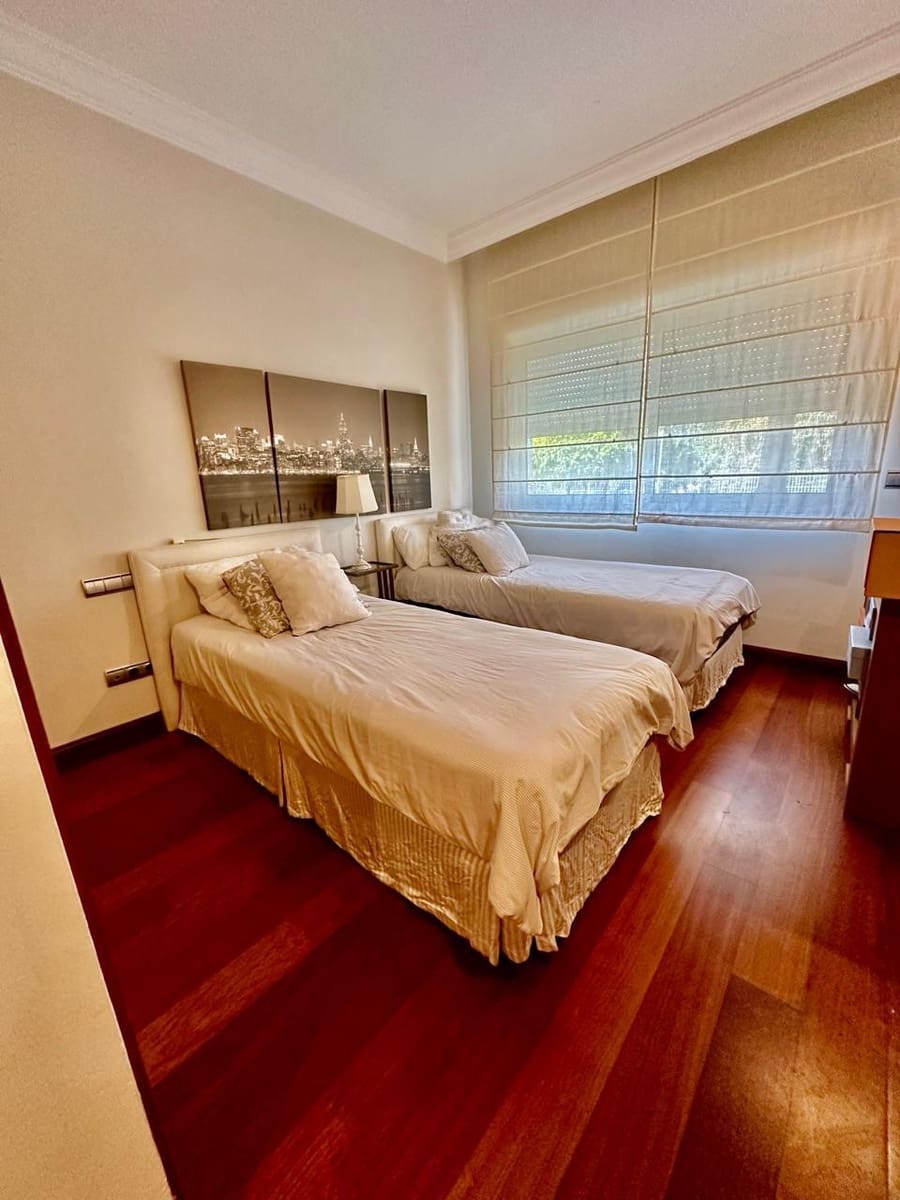 3 sovrum Lägenhet att hyra i Marbella med pool garage - 7 500 € (Ref: 9330192)