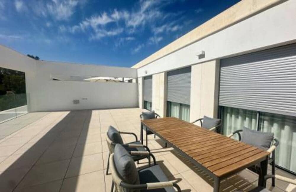 3 bedroom Penthouse for rent in Marbella with pool garage - € 2,800 (Ref: 9334346)