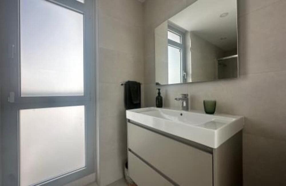 3 bedroom Penthouse for rent in Marbella with pool garage - € 2,800 (Ref: 9334346)