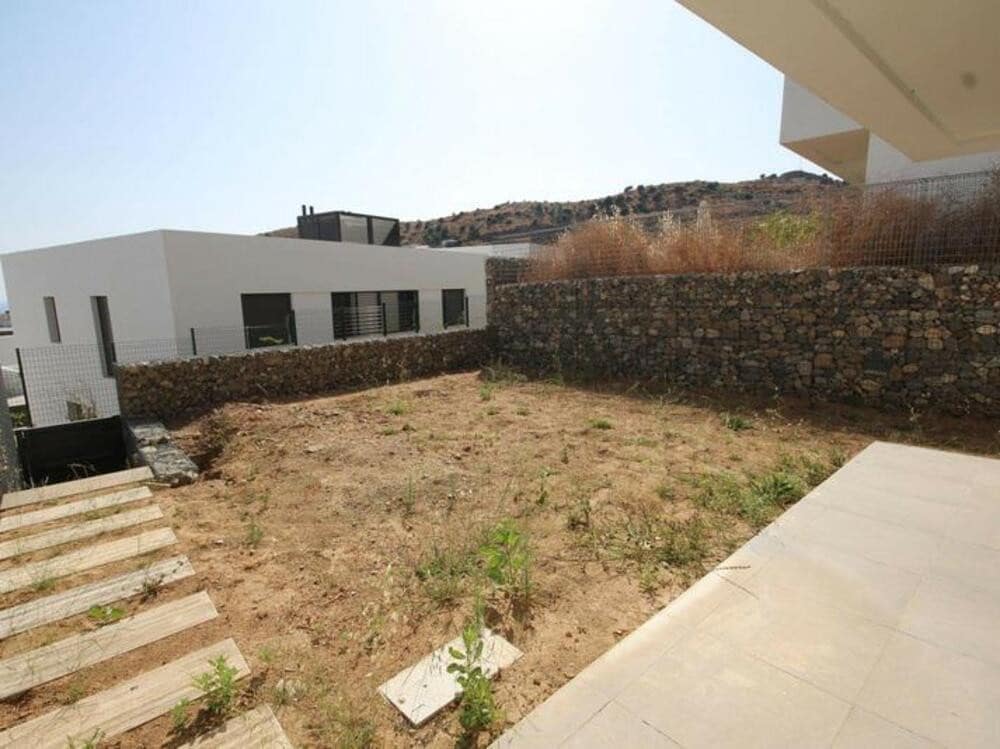 3 chambre Villa/Maison Semi-Mitoyenne à vendre à Riviera del Sol avec piscine garage - 605 000 € (Ref: 9337478)