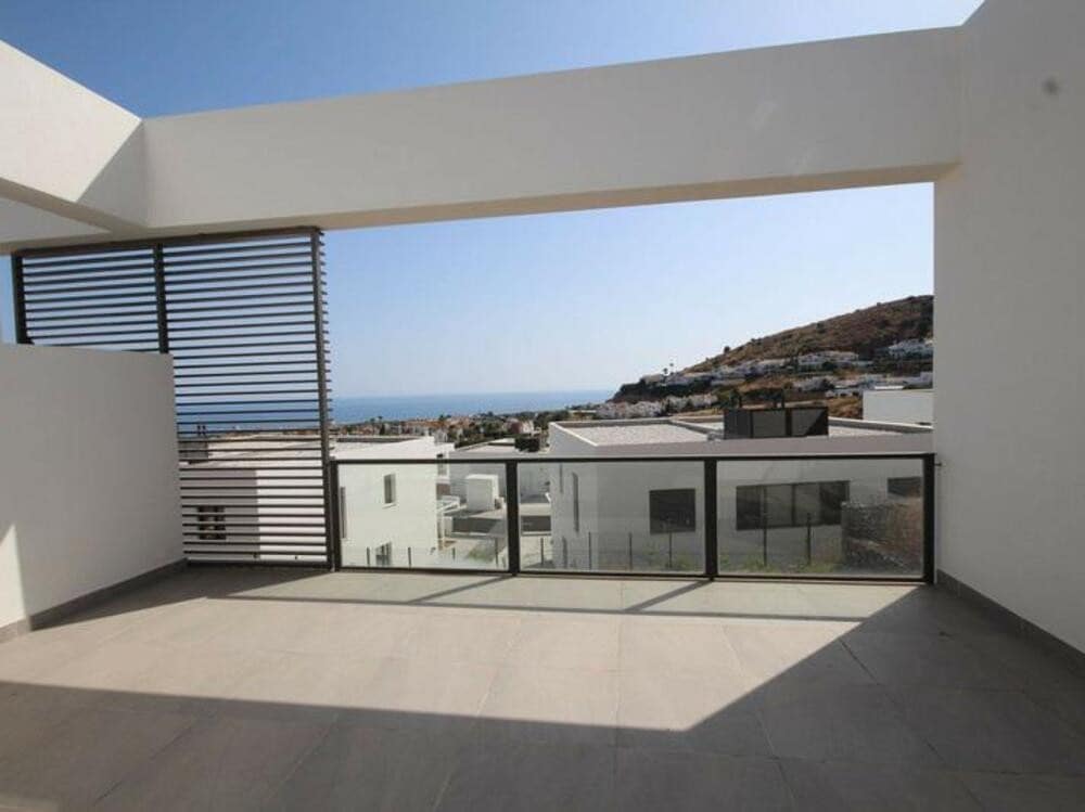 3 chambre Villa/Maison Semi-Mitoyenne à vendre à Riviera del Sol avec piscine garage - 605 000 € (Ref: 9337478)