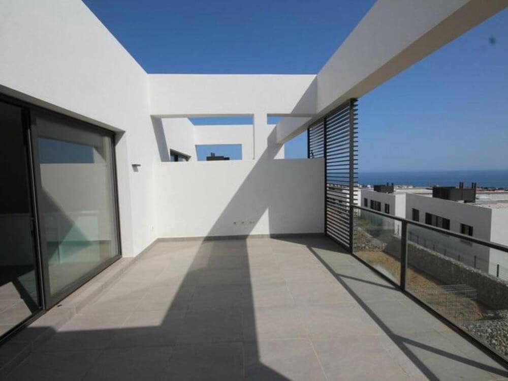 3 chambre Villa/Maison Semi-Mitoyenne à vendre à Riviera del Sol avec piscine garage - 605 000 € (Ref: 9337478)