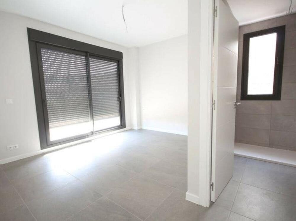 3 chambre Villa/Maison Semi-Mitoyenne à vendre à Riviera del Sol avec piscine garage - 605 000 € (Ref: 9337478)