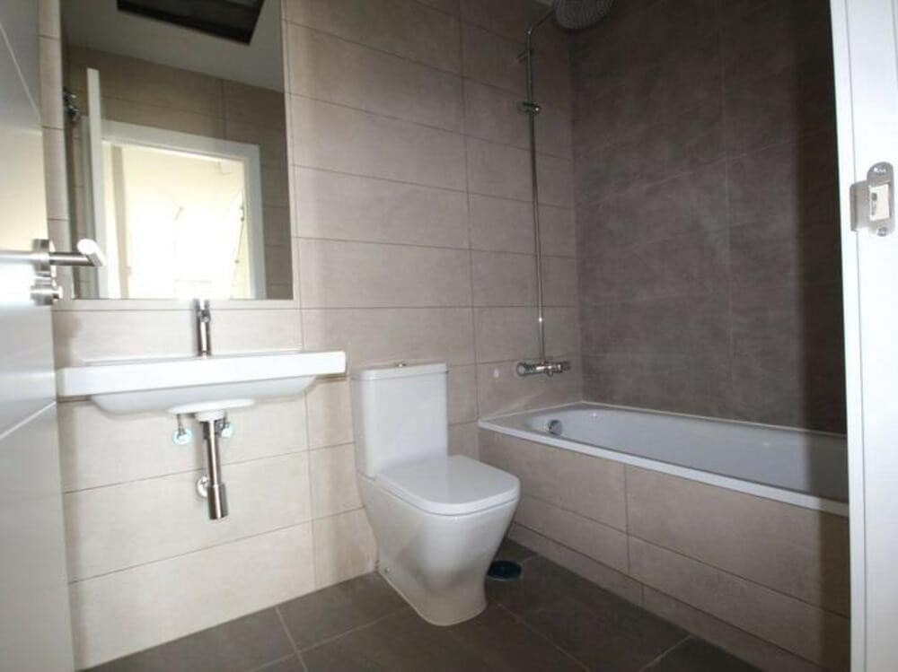 3 chambre Villa/Maison Semi-Mitoyenne à vendre à Riviera del Sol avec piscine garage - 605 000 € (Ref: 9337478)