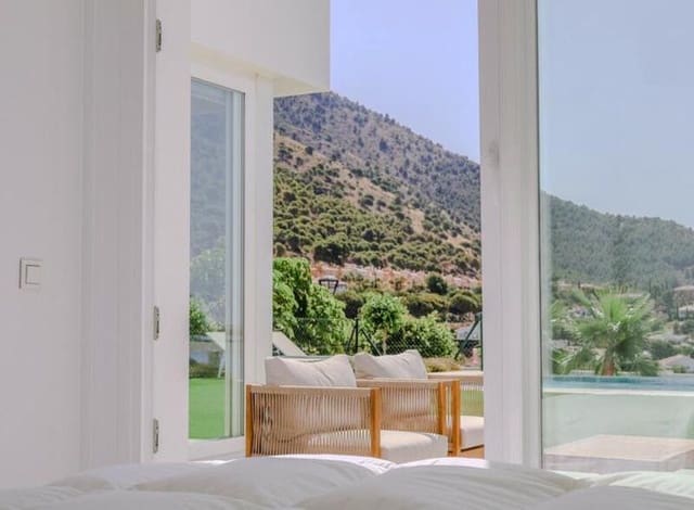 3 camera da letto Villa da affittare in El Higuerón, Fuengirola con piscina garage - 6.000 € (Rif: 9337479)