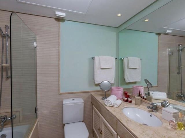 2 bedroom Apartment for rent in Los Arqueros - Puerto del Almendro, Benahavís with pool - € 2,000 (Ref: 9337480)