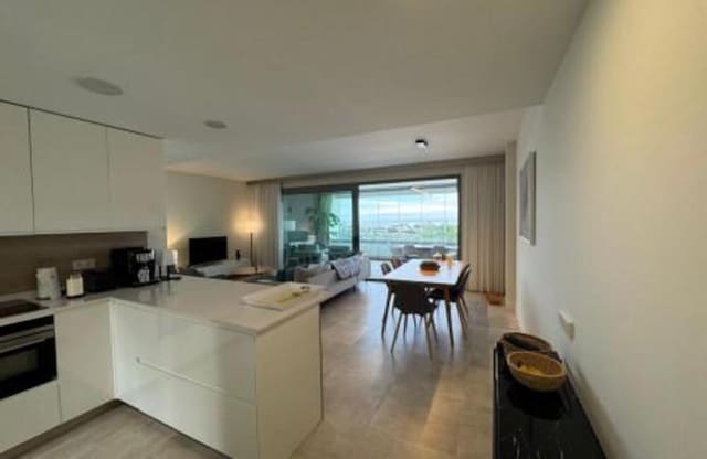 Appartement de 3 chambres à louer à Sotoserena, Estepona avec piscine garage - 2 600 € (Ref: 9337481)