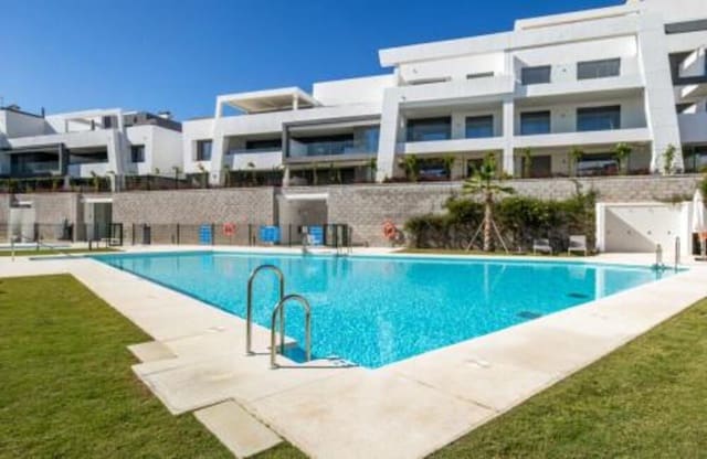 Appartement de 3 chambres à louer à Sotoserena, Estepona avec piscine garage - 2 600 € (Ref: 9337481)