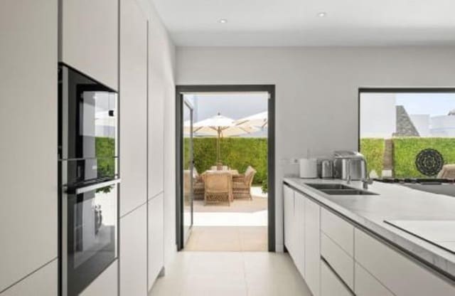 5 sypialnia Willa na sprzedaż w Nueva Alcántara, Marbella z basenem - 2 590 000 € (Ref: 9337482)