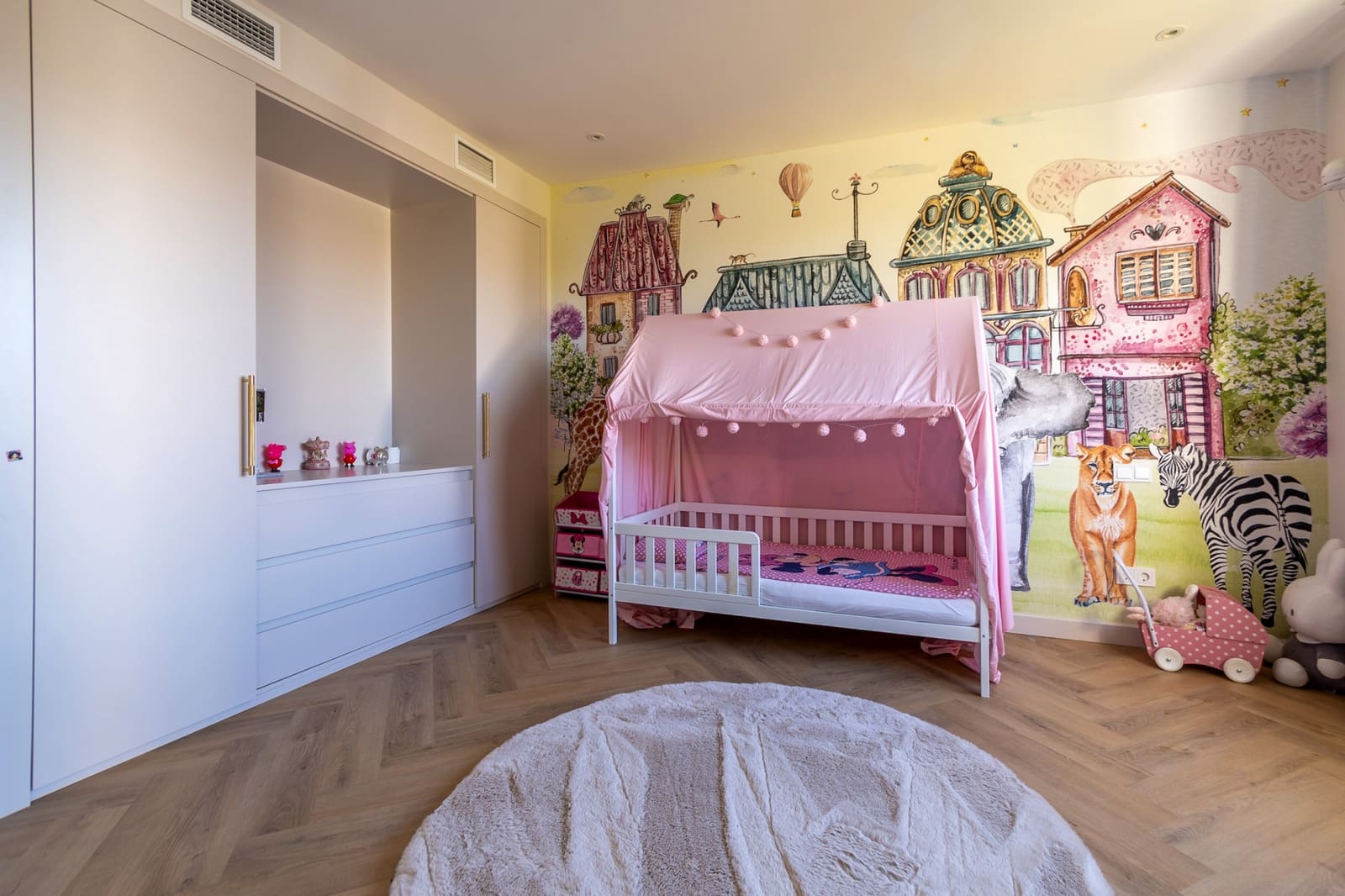 5 soverom Villa til salgs i Marbella med svømmebasseng garasje - € 3 500 000 (Ref: 9340535)