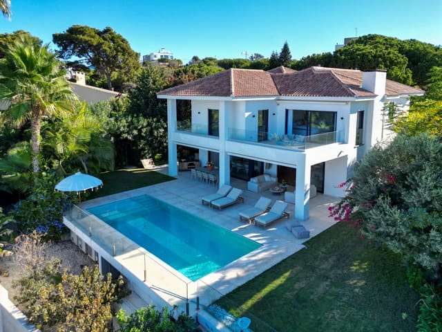 5 bedroom Villa for sale in Cabopino - Artola, Marbella with pool garage - € 3,500,000 (Ref: 9340535)