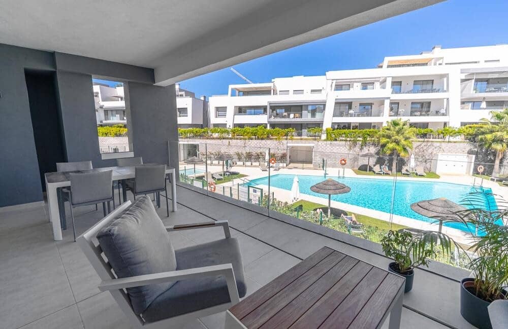 4 soveværelse Lejlighed til leje i Estepona med swimmingpool garage - € 3.400 (Ref: 9340536)