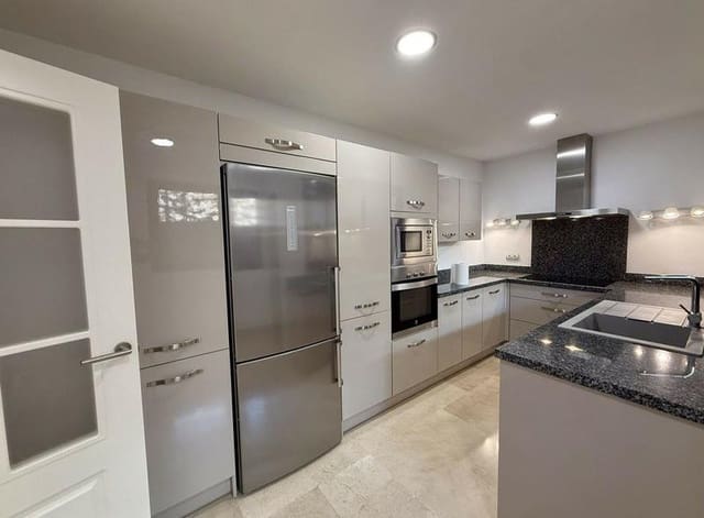 4 quarto Casa em Banda para arrendar em El Paraíso, Benahavís com piscina garagem - 3 500 € (Ref: 9344190)