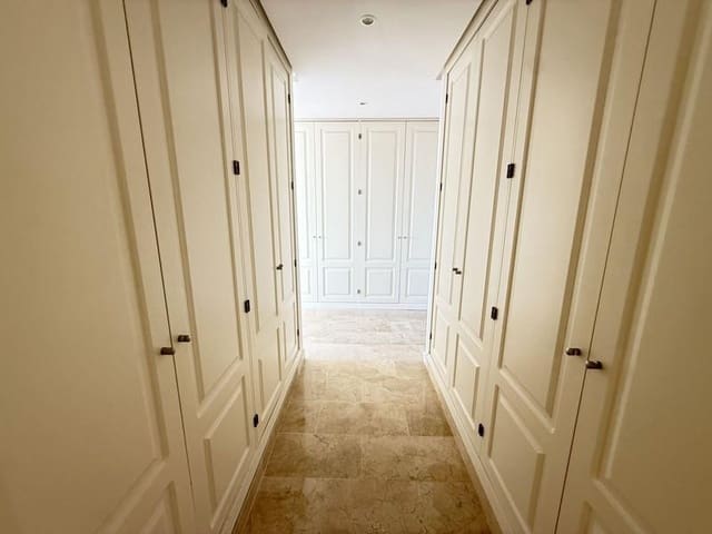 4 quarto Casa em Banda para arrendar em El Paraíso, Benahavís com piscina garagem - 3 500 € (Ref: 9344190)