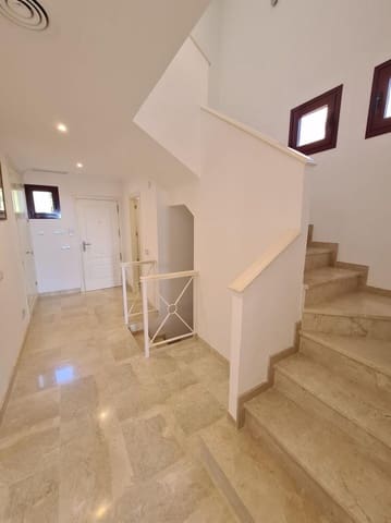 Maison de Ville de 4 chambres à louer à El Paraíso, Benahavís avec piscine garage - 4 000 € (Ref: 9344190)