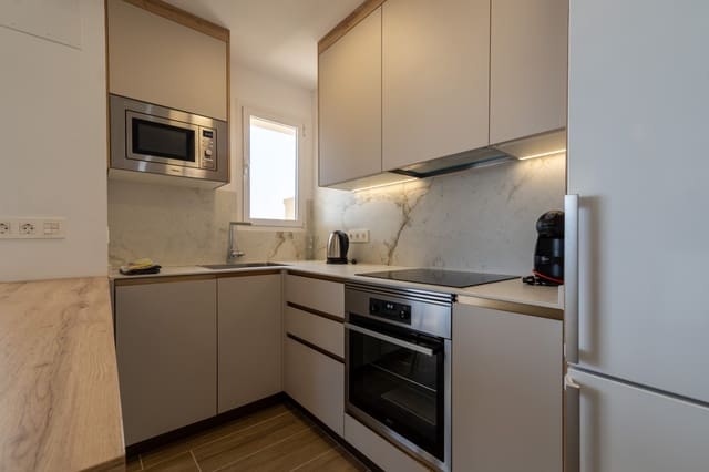 1 makuuhuone Huoneisto vuokrattavana paikassa Romana Playa, Marbella mukana 
autotalli - 1 950 € (Ref: 9344191)