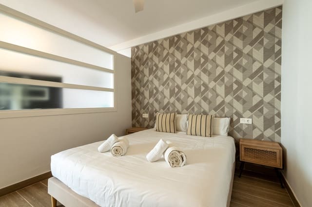 1 makuuhuone Huoneisto vuokrattavana paikassa Romana Playa, Marbella mukana 
autotalli - 1 950 € (Ref: 9344191)