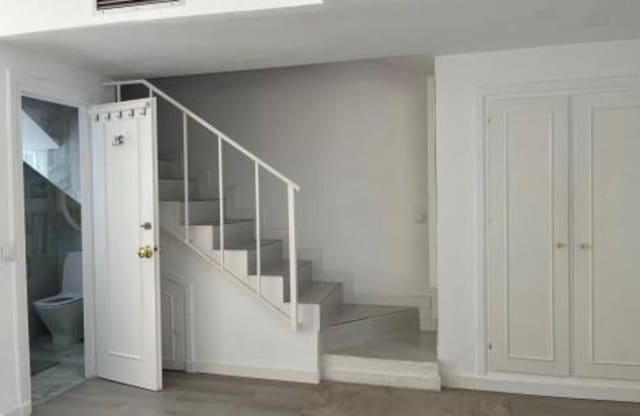 3 soverom Leilighet til leie i Nueva Andalucía Centro, Marbella med svømmebasseng - € 3 000 (Ref: 9344192)