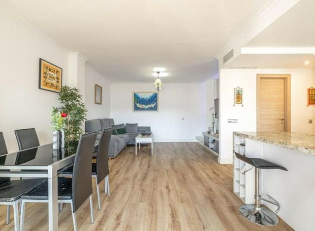 4 sypialnia Penthouse na sprzedaż w San Pedro de Alcántara Pueblo, Marbella z basenem garażem - 549 000 € (Ref: 9344195)