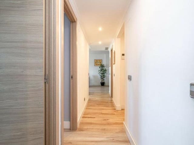 4 sypialnia Penthouse na sprzedaż w San Pedro de Alcántara Pueblo, Marbella z basenem garażem - 549 000 € (Ref: 9344195)