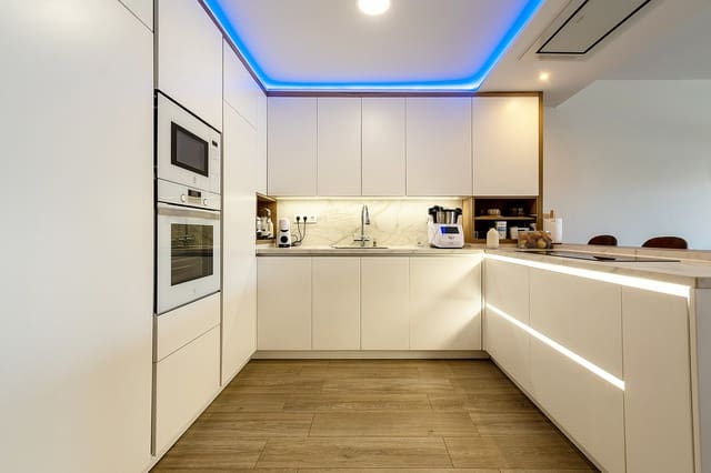 3 slaapkamer Appartement te huur in Cabopino - Artola, Marbella met zwembad garage - € 2.950 (Ref: 9344196)