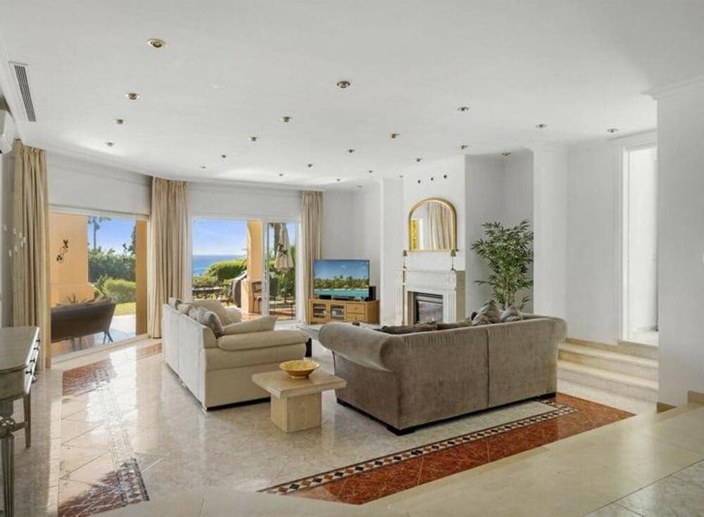 Chalet de 5 habitaciones en Marbella en venta con piscina garaje - 1.995.000 € (Ref: 9346639)