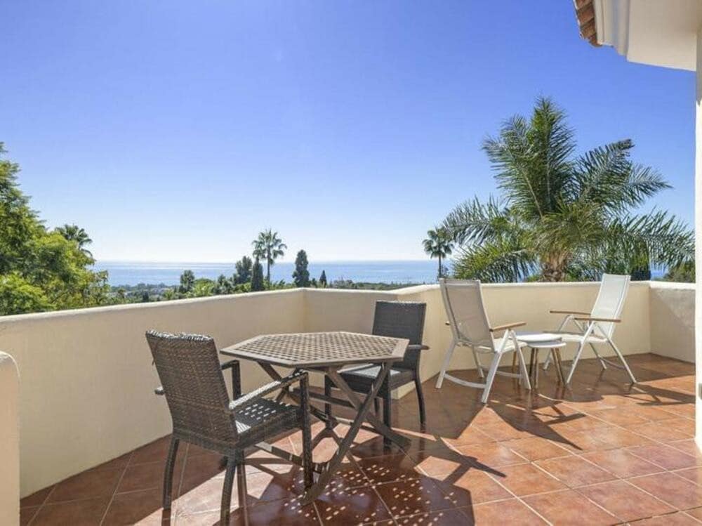Chalet de 5 habitaciones en Marbella en venta con piscina garaje - 1.995.000 € (Ref: 9346639)