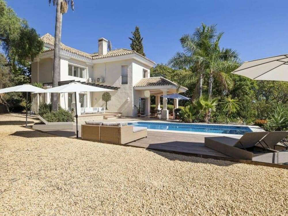 Chalet de 5 habitaciones en Marbella en venta con piscina garaje - 1.995.000 € (Ref: 9346639)