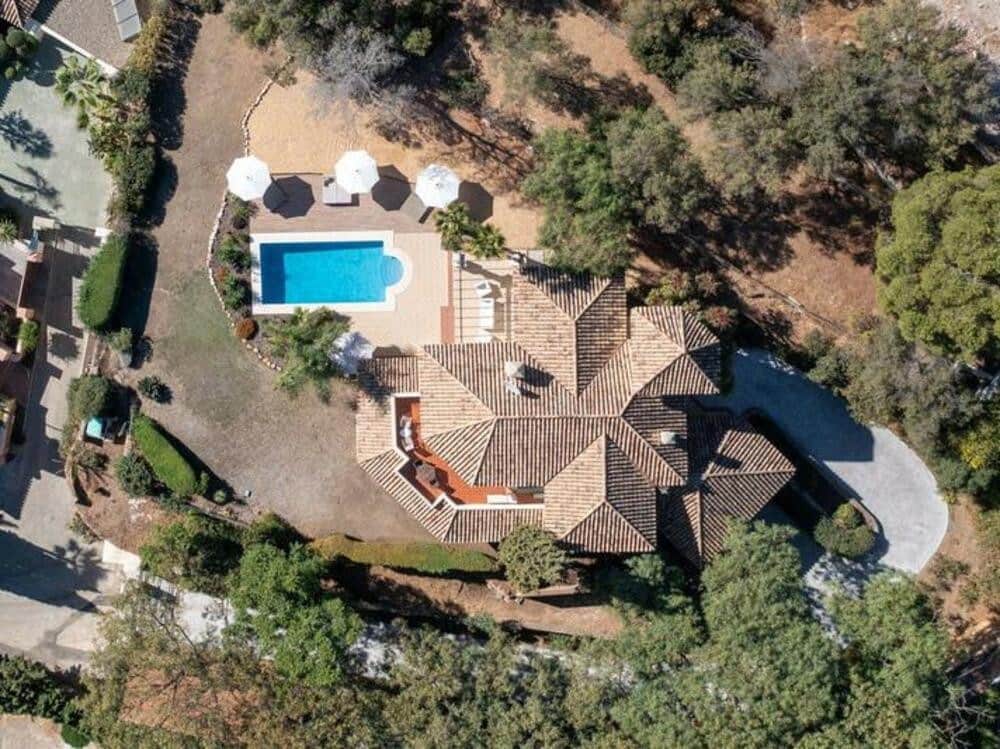 Chalet de 5 habitaciones en Marbella en venta con piscina garaje - 1.995.000 € (Ref: 9346639)