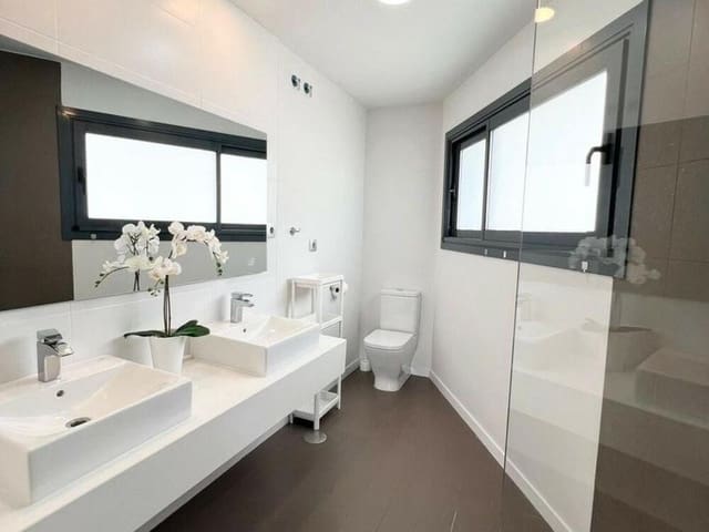 2 quarto Casa em Banda para arrendar em Cancelada, Estepona com piscina garagem - 2 700 € (Ref: 9346640)