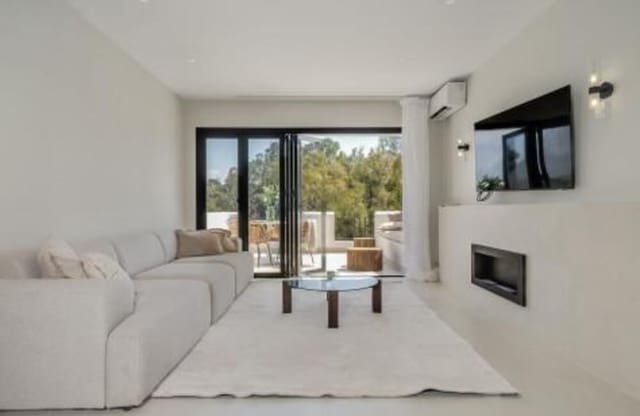 3 slaapkamer Appartement te koop in Los Arqueros - Puerto del Almendro, Benahavís met zwembad - € 599.000 (Ref: 9346641)