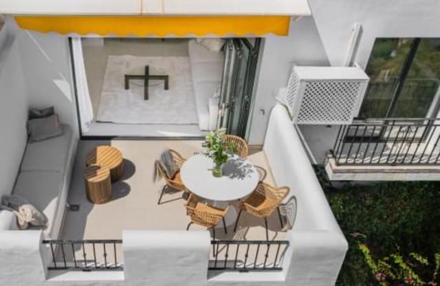 3 slaapkamer Appartement te koop in Los Arqueros - Puerto del Almendro, Benahavís met zwembad - € 599.000 (Ref: 9346641)