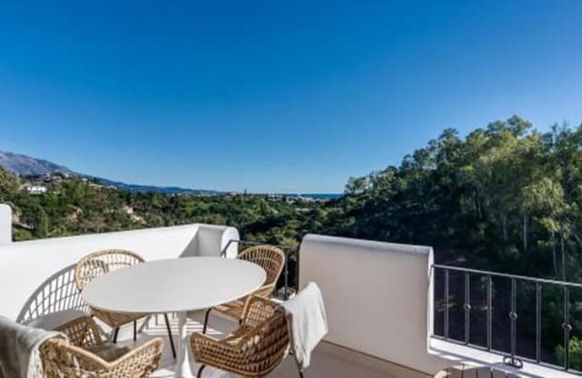 3 slaapkamer Appartement te koop in Los Arqueros - Puerto del Almendro, Benahavís met zwembad - € 599.000 (Ref: 9346641)