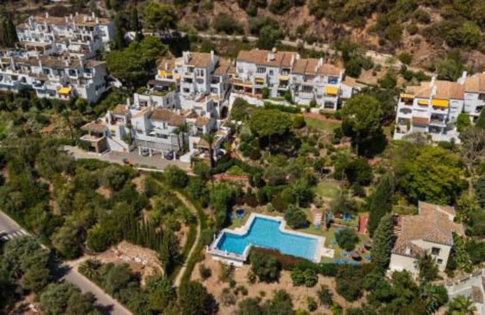 3 sypialnia Apartament na sprzedaż w Benahavis z basenem - 599 000 € (Ref: 9346641)